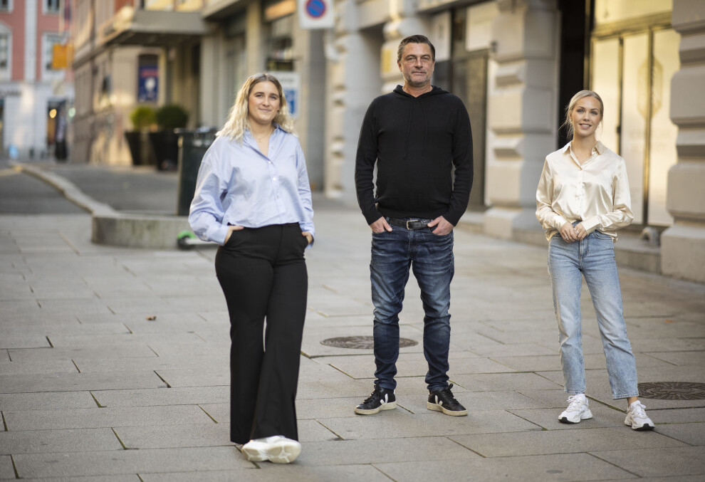 Byråleder Petter Thorendahl er glad for ansettelsen av to nye juniorrådgivere. Byråleder Petter Thorendahl er glad for ansettelsen av to nye juniorrådgivere.