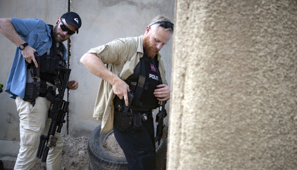 Tungt bevæpnet personell fra PST på oppdrag i Irak Tungt bevæpnet personell fra PST på oppdrag i Irak