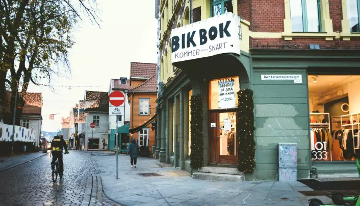 Plakataksjon i Bergen for å redde de uavhengige butikkene
