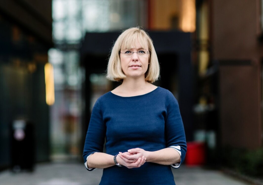 Direktør i Språkrådet, Åse Wetås, reagerer på Steen & Strøms bruk av engelsk i en annonse på forsiden av Aftenposten. Direktør i Språkrådet, Åse Wetås, reagerer på Steen & Strøms bruk av engelsk i en annonse på forsiden av Aftenposten.