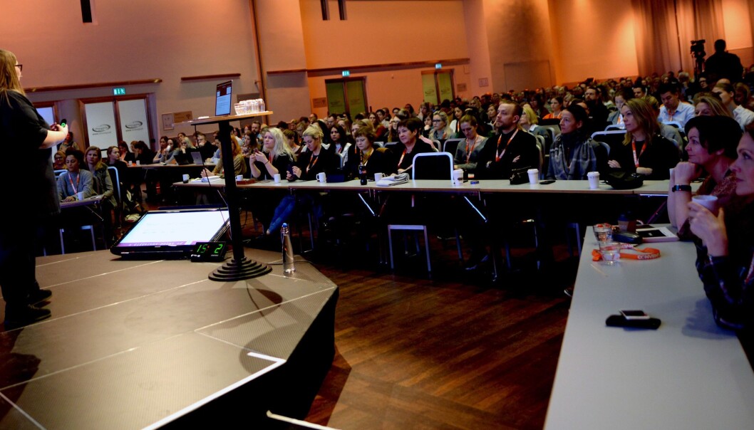 Bilde fra Social Media Days 2017 i Oslo. Sosiale medier-ekspert Astrid Valen-Utvik snakket for 700 deltakere. Bilde fra Social Media Days 2017 i Oslo. Sosiale medier-ekspert Astrid Valen-Utvik snakket for 700 deltakere.