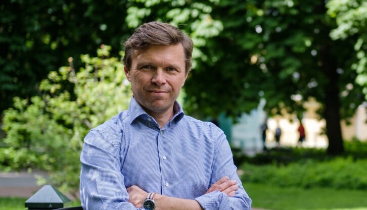 Byråleder Axel Revheim i Nucleus, inntar Bærekraftshuset i Arendal i august.