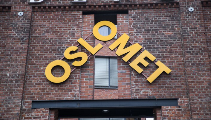 OsloMet opplever en liten nedgang i søkertallene til deres kommunikasjonsfaglige studier i år. Likevel er det over 1100 som ønsker å ta en bachelorgrad i medier og kommunikasjon ved storbyuniversitetet (tidligere HiOA). OsloMet opplever en liten nedgang i søkertallene til deres kommunikasjonsfaglige studier i år. Likevel er det over 1100 som ønsker å ta en bachelorgrad i medier og kommunikasjon ved storbyuniversitetet (tidligere HiOA).