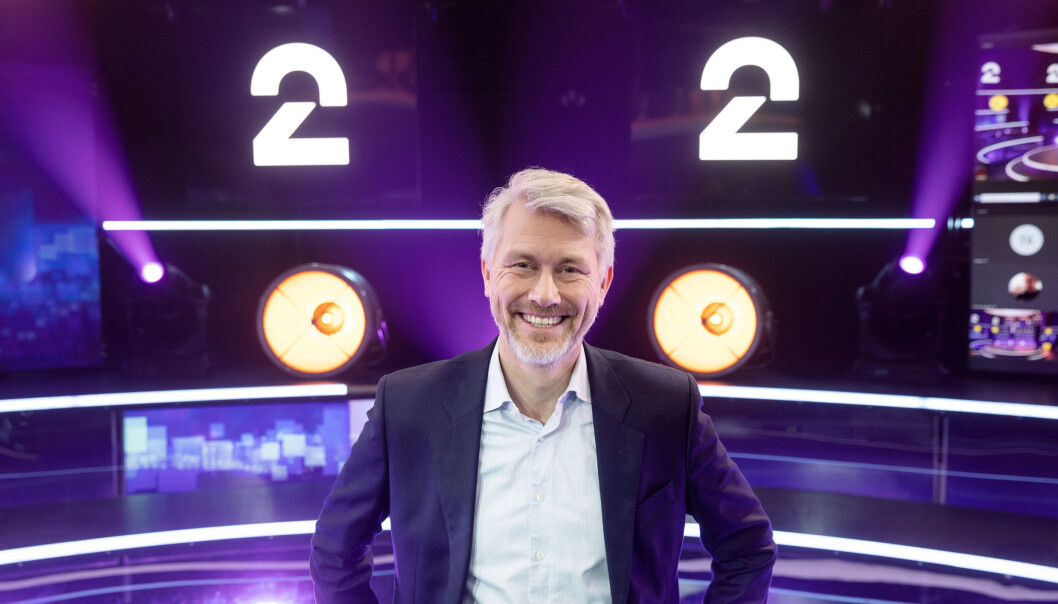 TV 2-sjef Olav T. Sandnes kunne tirsdag stolt presentere den nye logoen til TV2. Eksperter KOM24 har snakket med hyller alle logoen. TV 2-sjef Olav T. Sandnes kunne tirsdag stolt presentere den nye logoen til TV2. Eksperter KOM24 har snakket med hyller alle logoen.