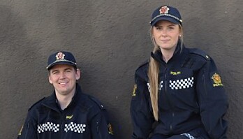 Politibetjent Frode Hauge forteller til KOM24 at hovedmålet med kontoen er å nå ut til den yngre generasjonen med forebyggende budskap. Her sammen med politibetjent Frida Nordem Føleide. Politibetjent Frode Hauge forteller til KOM24 at hovedmålet med kontoen er å nå ut til den yngre generasjonen med forebyggende budskap. Her sammen med politibetjent Frida Nordem Føleide.