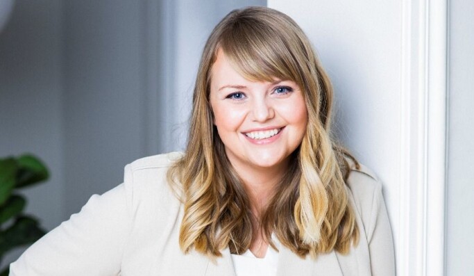 MEDIEVIKAR: - Det har gått helt supert, selv om alt skjer fra hjemmekontor, meddeler Renathe Lund. MEDIEVIKAR: - Det har gått helt supert, selv om alt skjer fra hjemmekontor, meddeler Renathe Lund.