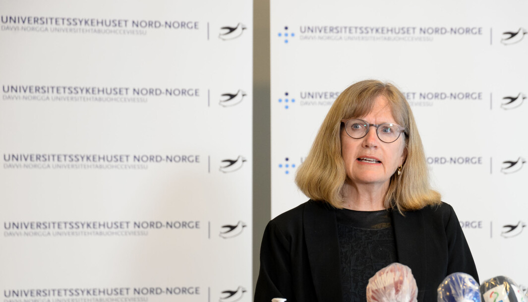 Administrerende direktør i Universitetssykehuset i Nord-Norge, Anita Schumacher har holdt flere pressekonferanser og formidlet viktig informasjon ut til et helt samfunn. Kunnskapen sykehuset sitter igjen med etter ett år under pandemien vil de ha god nytte av i tiden fremover. Administrerende direktør i Universitetssykehuset i Nord-Norge, Anita Schumacher har holdt flere pressekonferanser og formidlet viktig informasjon ut til et helt samfunn. Kunnskapen sykehuset sitter igjen med etter ett år under pandemien vil de ha god nytte av i tiden fremover.
