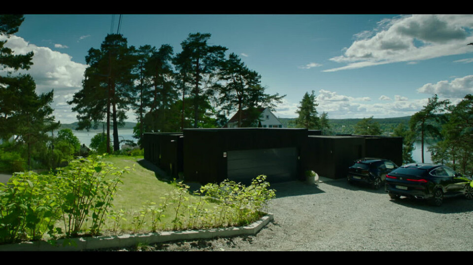 Hjemmet til Tommy Gaustad og konen i virkeligheten. I serien er det William som bor her med familien og to au-pairer. FOTO: NRK/Freemantle.