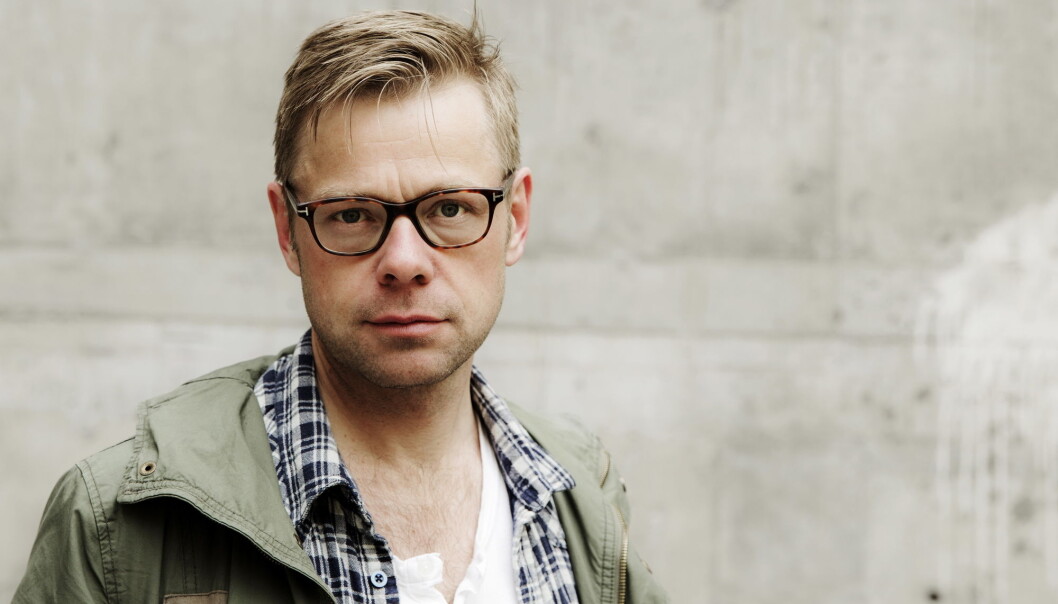 Bilde av forfatteren Henrik Langeland fra da han ga ut boken «Fyrsten» i 2013. Nå begynner han i ny jobb i PR-byrå. Foto: Erlend Aas / NTB Bilde av forfatteren Henrik Langeland fra da han ga ut boken «Fyrsten» i 2013. Nå begynner han i ny jobb i PR-byrå. Foto: Erlend Aas / NTB