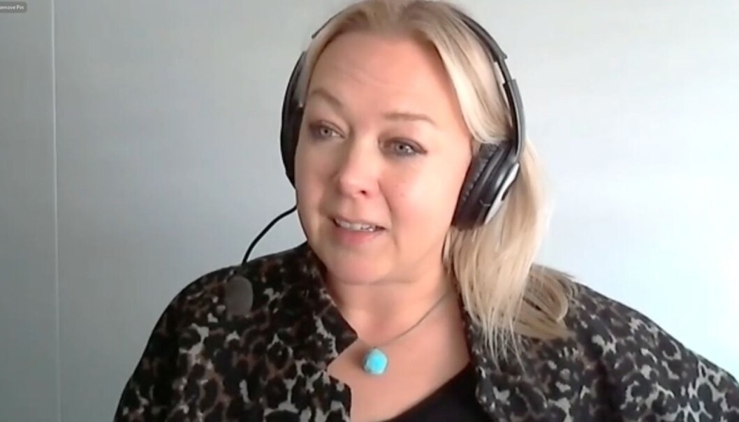 Vilma Luamo-aho har vunnet flere priser for sin undervisning og forskning, og har gitt ut flere fagbøker om kommunikasjon, digitale borgere, og hvorfor denne målgruppen er fundamentalt annerledes å nå ut til. Vilma Luamo-aho har vunnet flere priser for sin undervisning og forskning, og har gitt ut flere fagbøker om kommunikasjon, digitale borgere, og hvorfor denne målgruppen er fundamentalt annerledes å nå ut til.