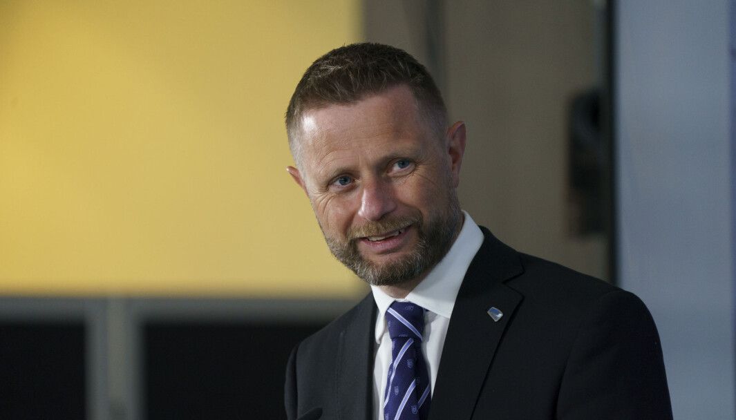 «Denne gjennomgangen viser etter min oppfatning at det er en relativt beskjeden bruk av eksterne kommunikasjonsrådgivere i spesialisthelsetjenesten», svarer Helse- og omsorgsminister Bent Høie på et skriftlig spørsmål fra Sp-politiker Kjersti Toppe. «Denne gjennomgangen viser etter min oppfatning at det er en relativt beskjeden bruk av eksterne kommunikasjonsrådgivere i spesialisthelsetjenesten», svarer Helse- og omsorgsminister Bent Høie på et skriftlig spørsmål fra Sp-politiker Kjersti Toppe.