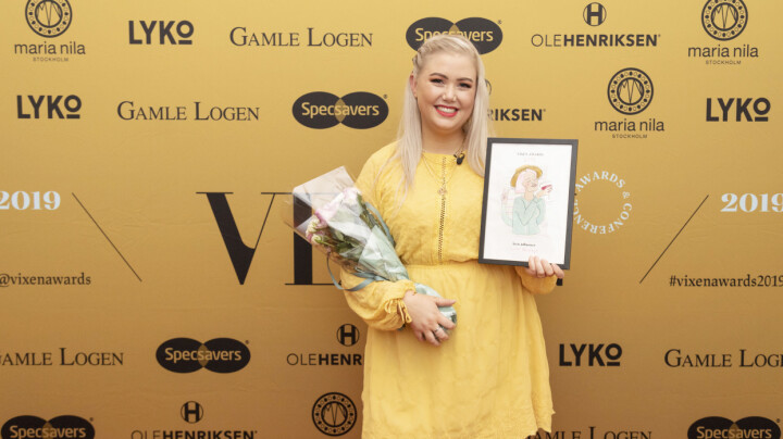 YouTuber Agnete Husebye, alias Agnetesh, er aktuell med boken «Avlogga». Her fra Vixen Awards i 2020, da hun vant prisen «Årets Influenser».