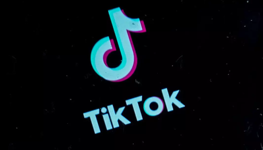 Flere forskere mener unge mennesker får tics av å se videoer på TikTok av andre med tics