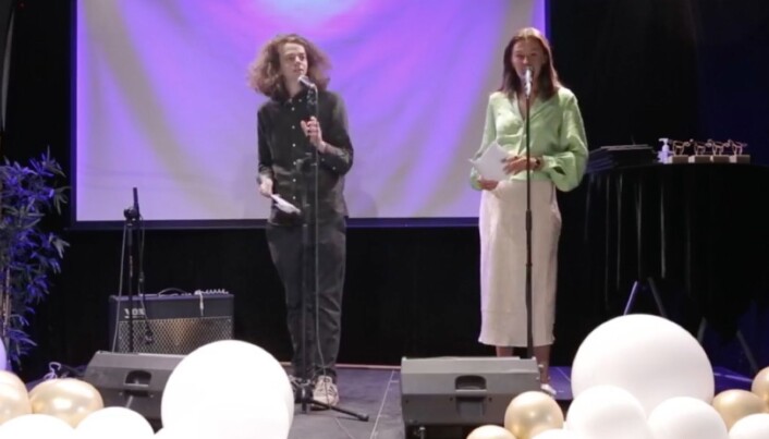 Sendingen streames live på Gullkalvens Facebookside, og selve arrangementet foregår med et begrenset antall mennesker samlet på Åpen Scene i Oslo. Konferansierer er Hallvard Dyrnes og Emilie Gresmo Johansen. Sendingen streames live på Gullkalvens Facebookside, og selve arrangementet foregår med et begrenset antall mennesker samlet på Åpen Scene i Oslo. Konferansierer er Hallvard Dyrnes og Emilie Gresmo Johansen.