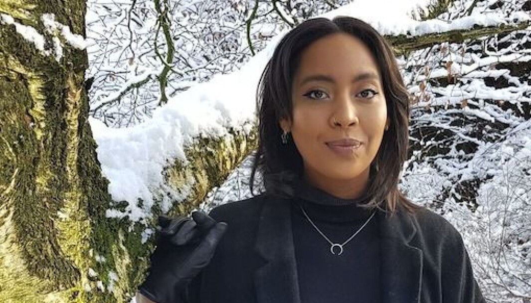 Selena Sefany (28) er ansatt som kommunikasjons- og arrangementsrådgiver i Balansekunst. Selena Sefany (28) er ansatt som kommunikasjons- og arrangementsrådgiver i Balansekunst.