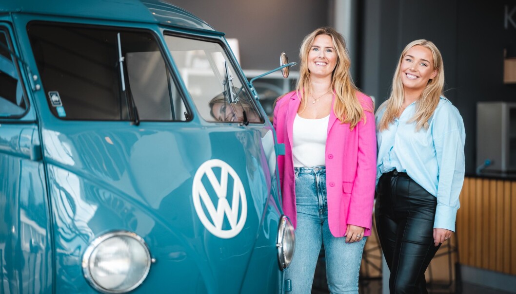 Lisa Hole og Julie Bratsberg har begge hatt et ønske om å arbeide i en bedrift som setter kundens behov i fokus og som skaper løsninger som gir verdi for kunden. Nå får de prøve seg hos Møller Bil i et internship for sommeren. Lisa Hole og Julie Bratsberg har begge hatt et ønske om å arbeide i en bedrift som setter kundens behov i fokus og som skaper løsninger som gir verdi for kunden. Nå får de prøve seg hos Møller Bil i et internship for sommeren.