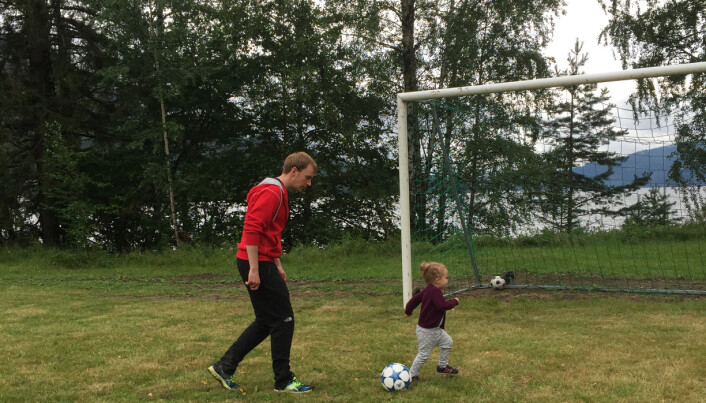 Tor-Martin Torbergsen sammen med datteren på Utøya i 2015. Tor-Martin Torbergsen sammen med datteren på Utøya i 2015.