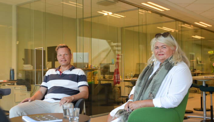 (F.v) senior kommunikasjonsrådgiver Peder Tellefsdal sammen med daglig leder for Innoventi, Sidsel Pettersen. Bildet er fra Innoventi-kontoret i Arendal sentrum. (F.v) senior kommunikasjonsrådgiver Peder Tellefsdal sammen med daglig leder for Innoventi, Sidsel Pettersen. Bildet er fra Innoventi-kontoret i Arendal sentrum.