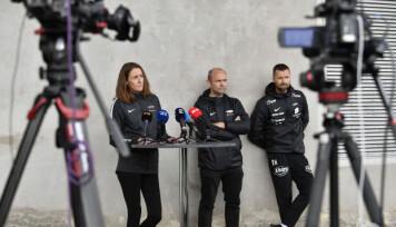 Daglig leder Vibeke Johannesen, sportslig leder Jimmi Nagel Jacobsen og hovedtrener Eirik Horneland møtte pressen etter et nachspiel på Brann stadion Daglig leder Vibeke Johannesen, sportslig leder Jimmi Nagel Jacobsen og hovedtrener Eirik Horneland møtte pressen etter et nachspiel på Brann stadion