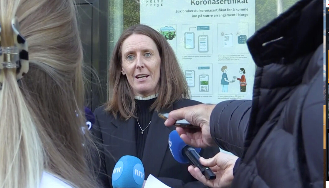 Daglig leder Vibeke Johannesen møtte pressen for en kort orientering etter et styremøte i forbindelse med det etterhvert så mye omtalte nachspielet på Brann stadion. Daglig leder Vibeke Johannesen møtte pressen for en kort orientering etter et styremøte i forbindelse med det etterhvert så mye omtalte nachspielet på Brann stadion.