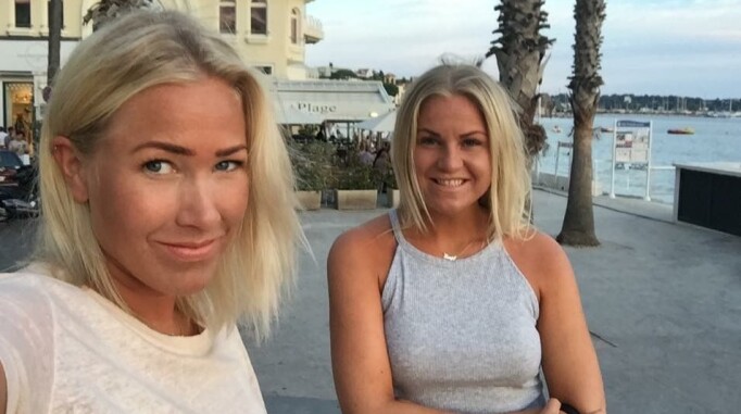 Søstrene på ferie i Antibes i 2015. – Den første #Sjekkdeg-kampanjen ble lansert. Thea var i ekstase, men også veldig varierende i formen og sliten etter behandling, forklarer Tonje. Søstrene på ferie i Antibes i 2015. – Den første #Sjekkdeg-kampanjen ble lansert. Thea var i ekstase, men også veldig varierende i formen og sliten etter behandling, forklarer Tonje.