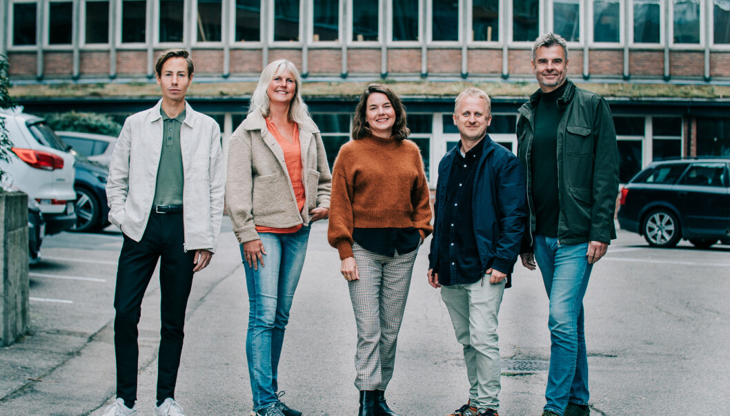 Fra venstre: Innholdsrådgiver Tor-Olav Borgen, produsent Marit Dahlviken Hagen, byråleder Marianne Vangsøy, fotograf Jonas Ruud og produsent Roger Moe. Fra venstre: Innholdsrådgiver Tor-Olav Borgen, produsent Marit Dahlviken Hagen, byråleder Marianne Vangsøy, fotograf Jonas Ruud og produsent Roger Moe.