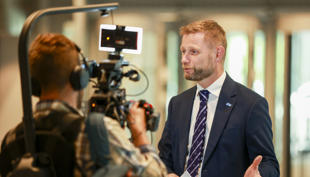 Nåværende helse- og omsorgsminister Bent Høie under en pressekonferansen om koronasituasjonen i sommer. I tiden fremover, ettersom Norge skal få ny regjering, skal også ny helseminister på plass. Nåværende helse- og omsorgsminister Bent Høie under en pressekonferansen om koronasituasjonen i sommer. I tiden fremover, ettersom Norge skal få ny regjering, skal også ny helseminister på plass.