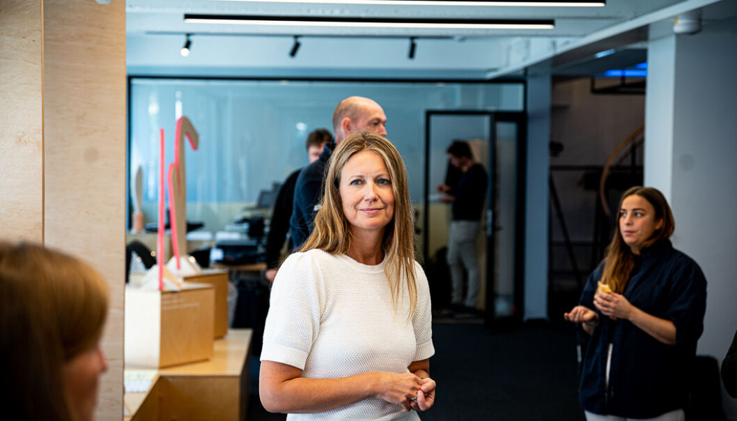 Therese Manus og Kommunikasjonsforeningen vil ha et møte med Senterpartiet for å forklare de mer om hva en kommunikasjonsrådgiver gjør i jobben. Therese Manus og Kommunikasjonsforeningen vil ha et møte med Senterpartiet for å forklare de mer om hva en kommunikasjonsrådgiver gjør i jobben.