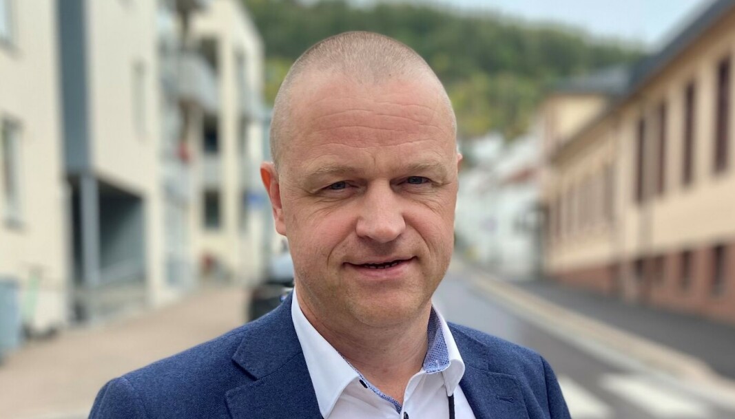 – Vi stanset prosessen fordi vi innså at vi var for snevre i enkelte av kvalifikasjonskravene, sier kommunikasjonssjef i Drammen kommune, Lars Arntzen.. – Vi stanset prosessen fordi vi innså at vi var for snevre i enkelte av kvalifikasjonskravene, sier kommunikasjonssjef i Drammen kommune, Lars Arntzen..