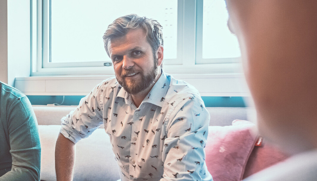 Sørheim-Queseth blir sjef for folk i både Norge og Bangladesh. Sørheim-Queseth blir sjef for folk i både Norge og Bangladesh.