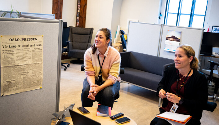 Medieanalytiker Gro Svalastog. Britt Gunvor Nordbø fra markedsavdelingen til Forsvarets Mediesenter under et møte. Medieanalytiker Gro Svalastog. Britt Gunvor Nordbø fra markedsavdelingen til Forsvarets Mediesenter under et møte.