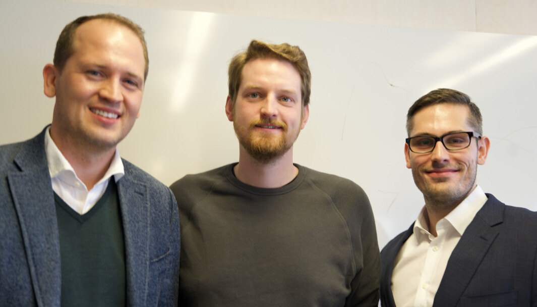 – Målet er at vi skal gå fra tre ansatte til seks innen første kvartal 2022, sier Magnus Strømnes Bøe (f.v.), sammen med Erik Holland Haukebø og Vegard Rohde Garder. – Målet er at vi skal gå fra tre ansatte til seks innen første kvartal 2022, sier Magnus Strømnes Bøe (f.v.), sammen med Erik Holland Haukebø og Vegard Rohde Garder.