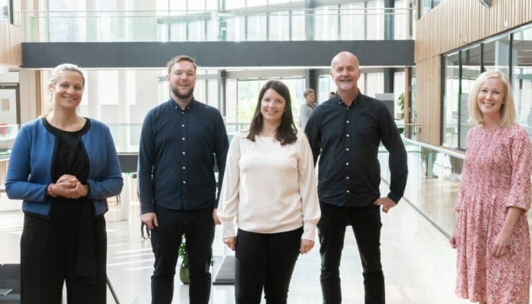 F.v. kommunikasjonsdirektør Margrethe Assev, teknisk ansvarlig Morten Vee, videoprodusent Cathrine Eldorhagen, Executive Producer Lars Hognestad og markedsdirektør Camilla Haveland. F.v. kommunikasjonsdirektør Margrethe Assev, teknisk ansvarlig Morten Vee, videoprodusent Cathrine Eldorhagen, Executive Producer Lars Hognestad og markedsdirektør Camilla Haveland.