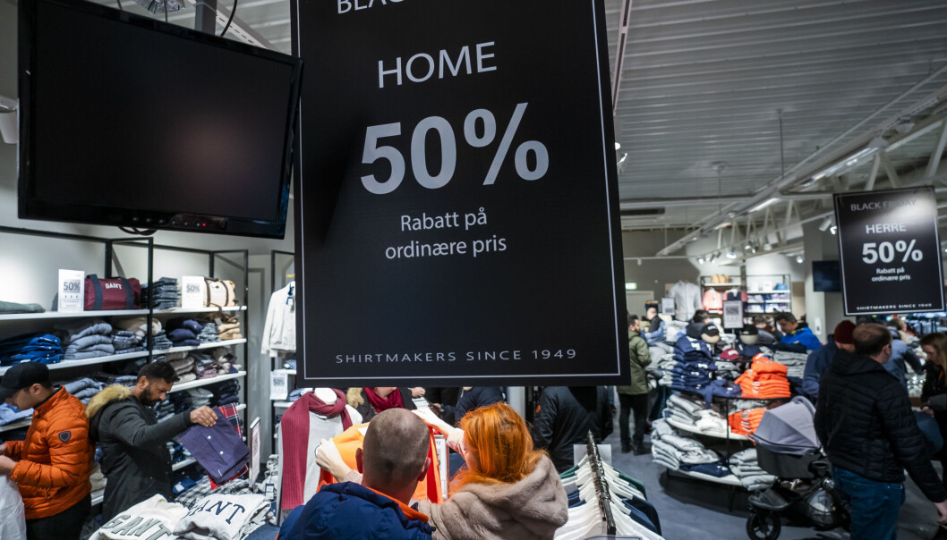 Illustrasjonsbilde: Hundrevis av kunder stormer butikkene i morgentimene på Oslo Fashion Outlet i Vestby på jakt etter gode tilbud i forbindelse med Black Friday i 2019. Illustrasjonsbilde: Hundrevis av kunder stormer butikkene i morgentimene på Oslo Fashion Outlet i Vestby på jakt etter gode tilbud i forbindelse med Black Friday i 2019.