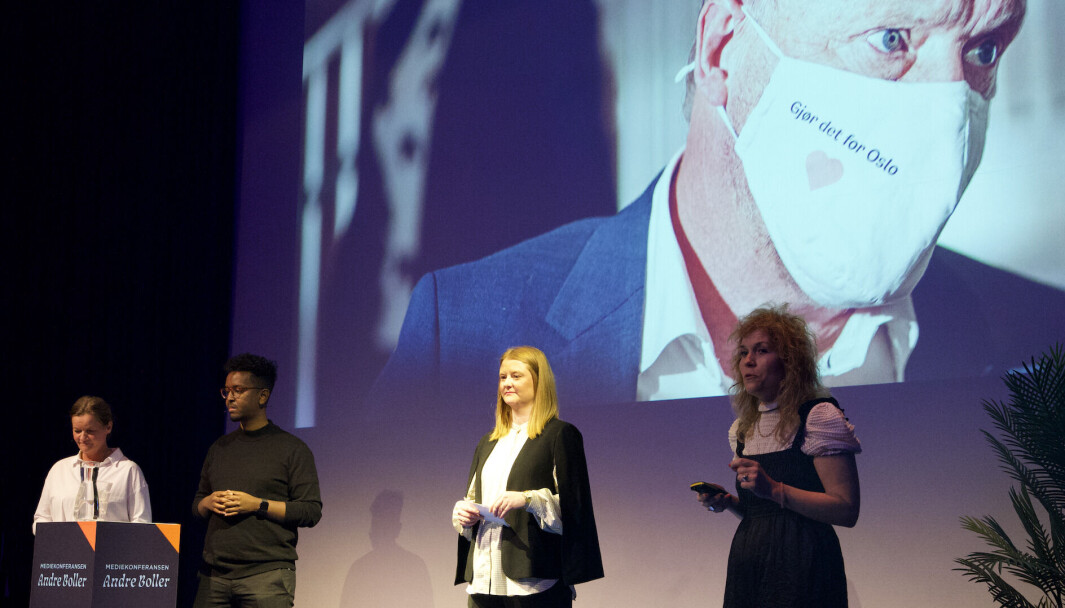 F.v. Lene Lyck Fasting, Ahmed Hassan, Caroline Bremer og Magdalena Kamøy, forklarer hvordan de utviklet og snudde budskapet for å få ungdom til å vaksinere seg. F.v. Lene Lyck Fasting, Ahmed Hassan, Caroline Bremer og Magdalena Kamøy, forklarer hvordan de utviklet og snudde budskapet for å få ungdom til å vaksinere seg.