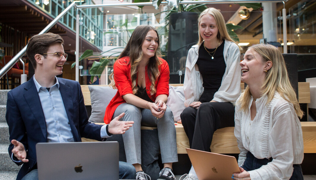 Gjengen i Bonzer har inntatt Epicenter, f.v. Martin Nordli-Mathisen, Mari Vestbø, Linnea Vasstrand Nordås og Karolina Thor, som er Director Market Development, på tvers av markedene i Norge, Sverige og Danmark. Gjengen i Bonzer har inntatt Epicenter, f.v. Martin Nordli-Mathisen, Mari Vestbø, Linnea Vasstrand Nordås og Karolina Thor, som er Director Market Development, på tvers av markedene i Norge, Sverige og Danmark.