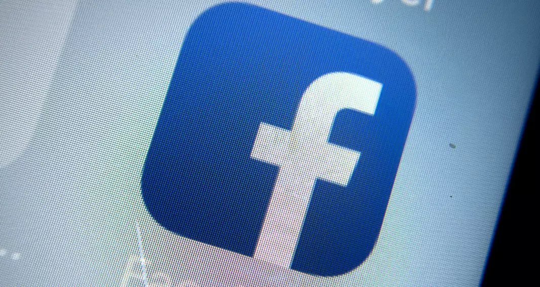 Russlands organ for tilsyn og overvåkning av kommunikasjon, informasjonsteknologi og massemedia, Rosskomnadzor forbyr Facebook i Russland.