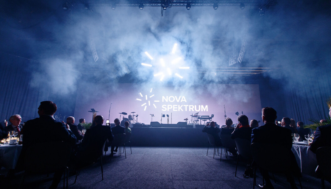 Nova Spektrum. Nova Spektrum.