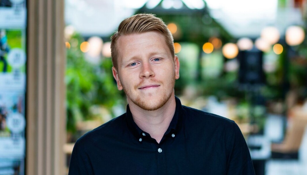 Fredrik Fornes minner om CHAIR-prinsippet, når du poster innhold til LinkedIn. Fredrik Fornes minner om CHAIR-prinsippet, når du poster innhold til LinkedIn.