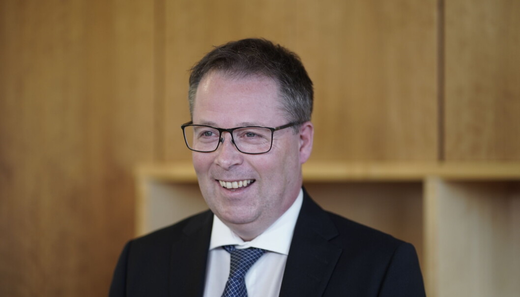 Bjørn Arild Gram (Sp) understreker at spesielt kjøp av tjenester fra kommunikasjonsbransjen skal ned. Bjørn Arild Gram (Sp) understreker at spesielt kjøp av tjenester fra kommunikasjonsbransjen skal ned.