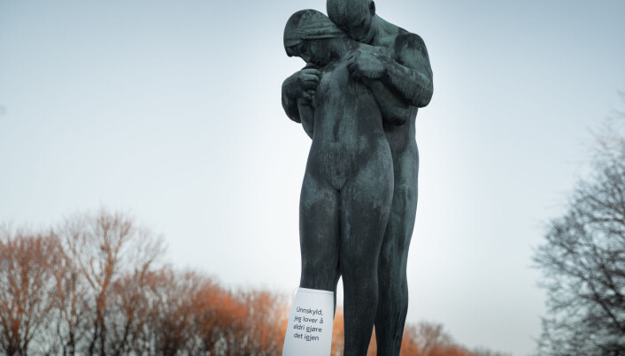 – Når vi tok noen av skulpturene i nærmere øyesyn, så vi mye vi ikke har sett før. Blant annet vold i nære relasjoner. – Når vi tok noen av skulpturene i nærmere øyesyn, så vi mye vi ikke har sett før. Blant annet vold i nære relasjoner.