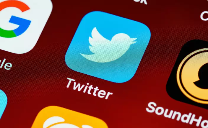 Usikkerhet rundt Twitter-oppkjøp samme dag som selskapet la fram overskudd