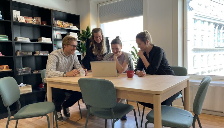 Av-og-til søker kommunikasjonsrådgiver