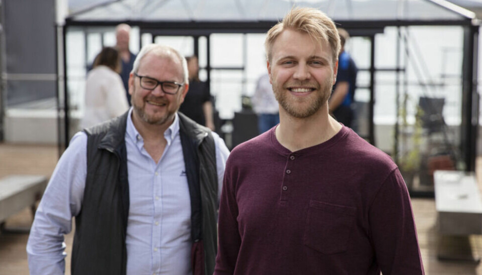 Jonas Williksen (t.h) er ansatt som ny markeds- og kommunikasjonsansvarlig i Namdalskysten næringsforening (NKNF). Her sammen med daglig leder Lars Fredrik Mørch.