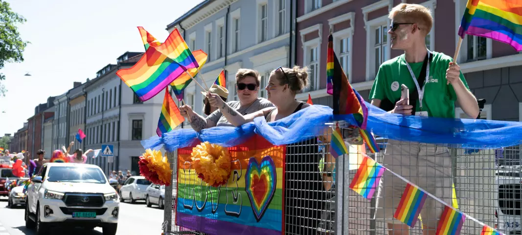 Elkjøp snur – byttet til Pride-logo etter Oslo-skytingen