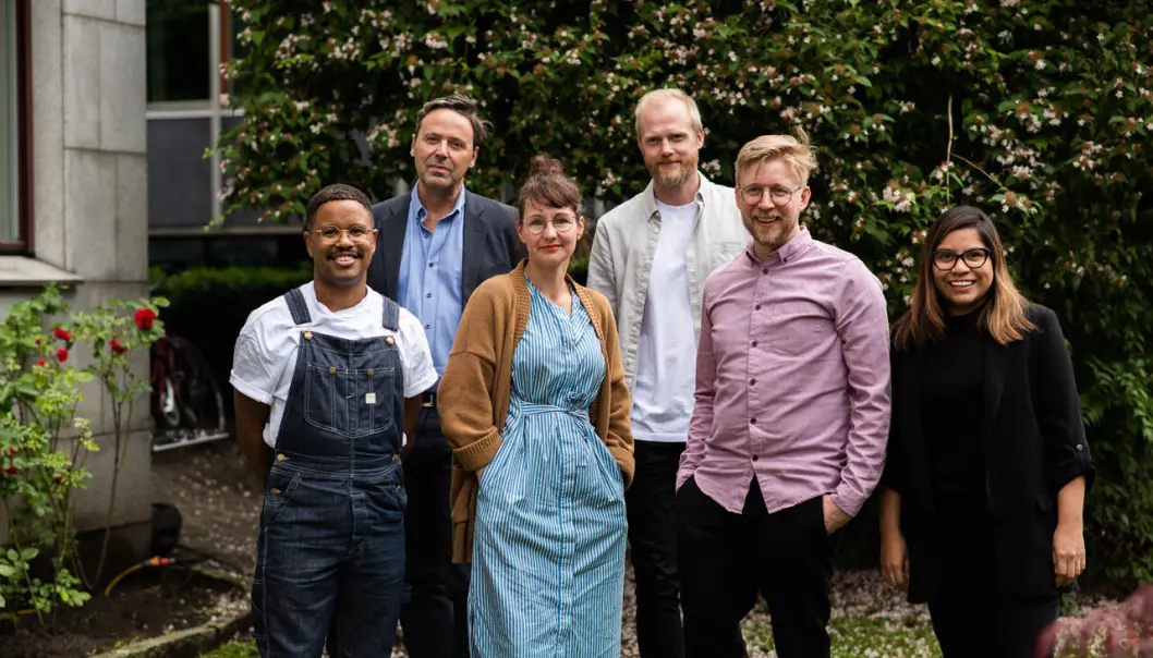 Bak f.v: avdelingslederne Russell Lack og Hans Christian Øren. Foran f.v: Rodrigo Qvale, Anna Enge, Joacim Sjöberg og Mila Orrillo. Monika Tronsmed, Jenny Holmsten, Stine Sæter og Tua Henry var ikke tilstede da dette bildet ble tatt. Bak f.v: avdelingslederne Russell Lack og Hans Christian Øren. Foran f.v: Rodrigo Qvale, Anna Enge, Joacim Sjöberg og Mila Orrillo. Monika Tronsmed, Jenny Holmsten, Stine Sæter og Tua Henry var ikke tilstede da dette bildet ble tatt.