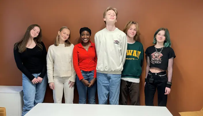 Dette er TikTok-gjengen til Bergen kommune. Terese Nordnæs (17) Johanne Rinde (17) Cynthia Niala Nzumba-Ileka (18) Magnus Rasmussen (15) Lavrans Lem (17) Juliana Fagertveit Haukedal (16). Dette er TikTok-gjengen til Bergen kommune. Terese Nordnæs (17) Johanne Rinde (17) Cynthia Niala Nzumba-Ileka (18) Magnus Rasmussen (15) Lavrans Lem (17) Juliana Fagertveit Haukedal (16).