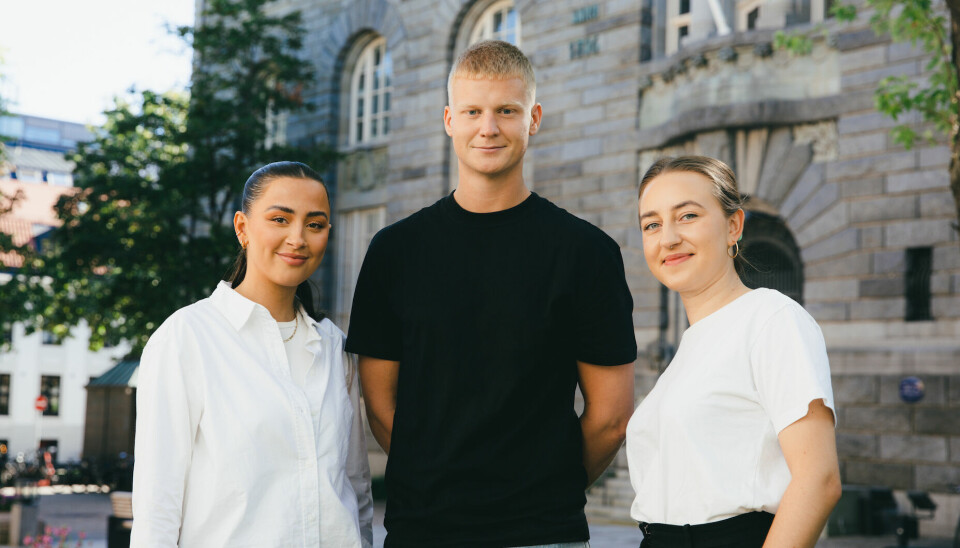 F.v. Julie Odvold Andersson, Kristian Engeflaen og Eliza Mackowiak får muligheten til å jobbe i Mediacom ved siden av studiene. Internprogrammet hadde over 100 søkere.