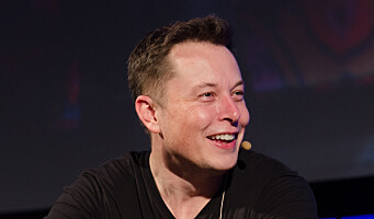 Elon Musk vil kjøpe Twitter – igjen