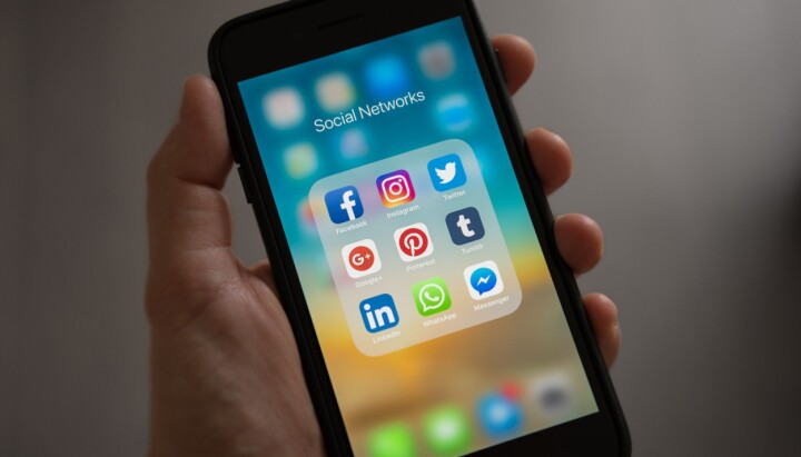 Facebook og Google håvar inn milliardar i reklameinntekter i Noreg kvart år.